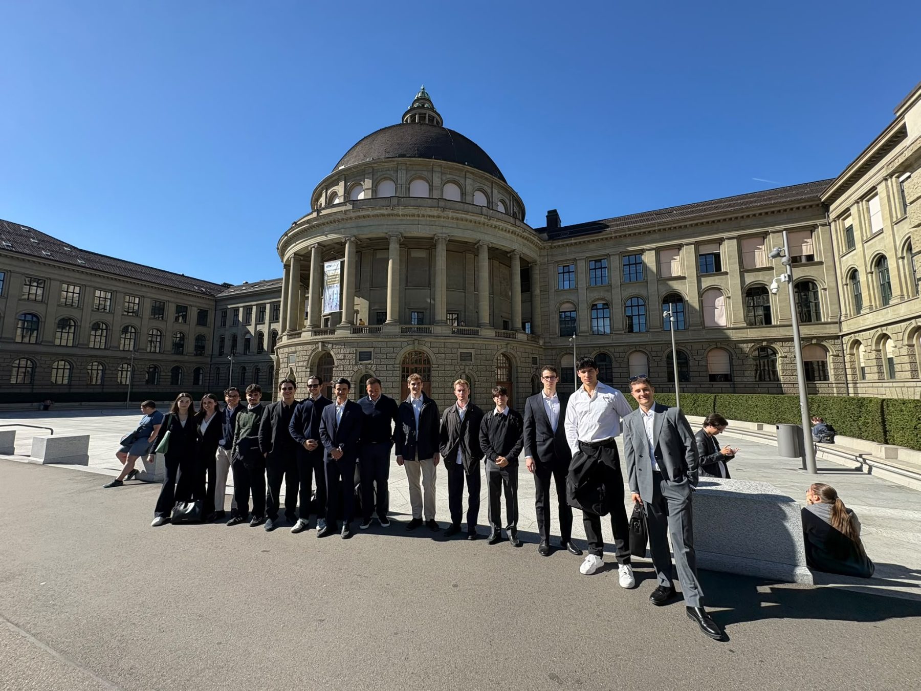Gruppenfoto der Teilnehmenden im Zürcher Hochschulquartier